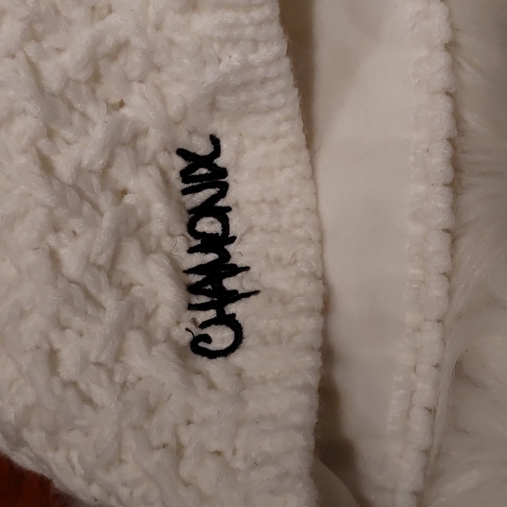 Bo and Cho White Knit Quilted France Pom-pom silk-lined Beanie - Picture 5 of 8
